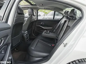 BMW Seria 3 320e Aut. Luxury Line