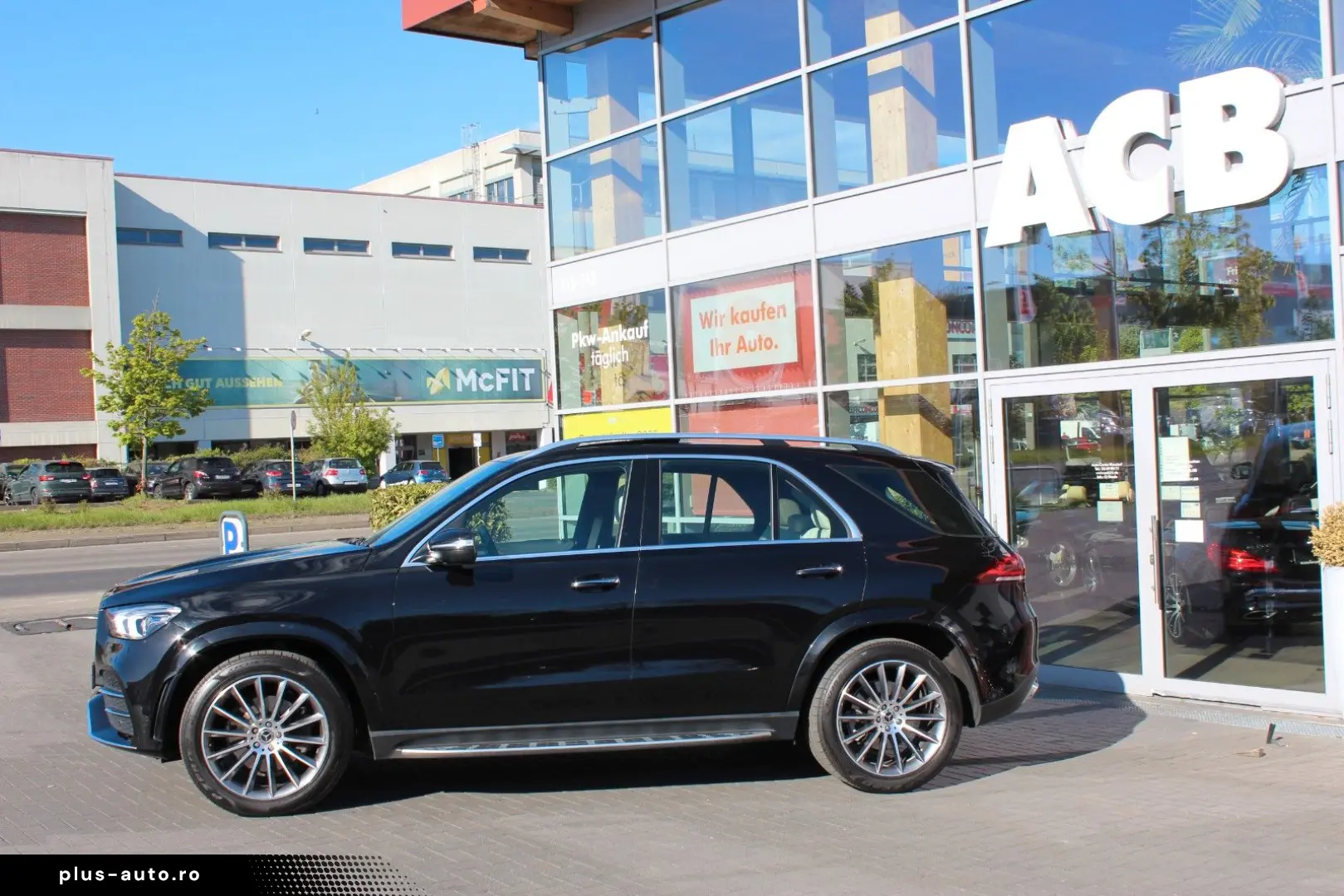 MERCEDES-BENZ GLE 400 d 4-M AMG-Line Pano Distr. LED HuD AHK
