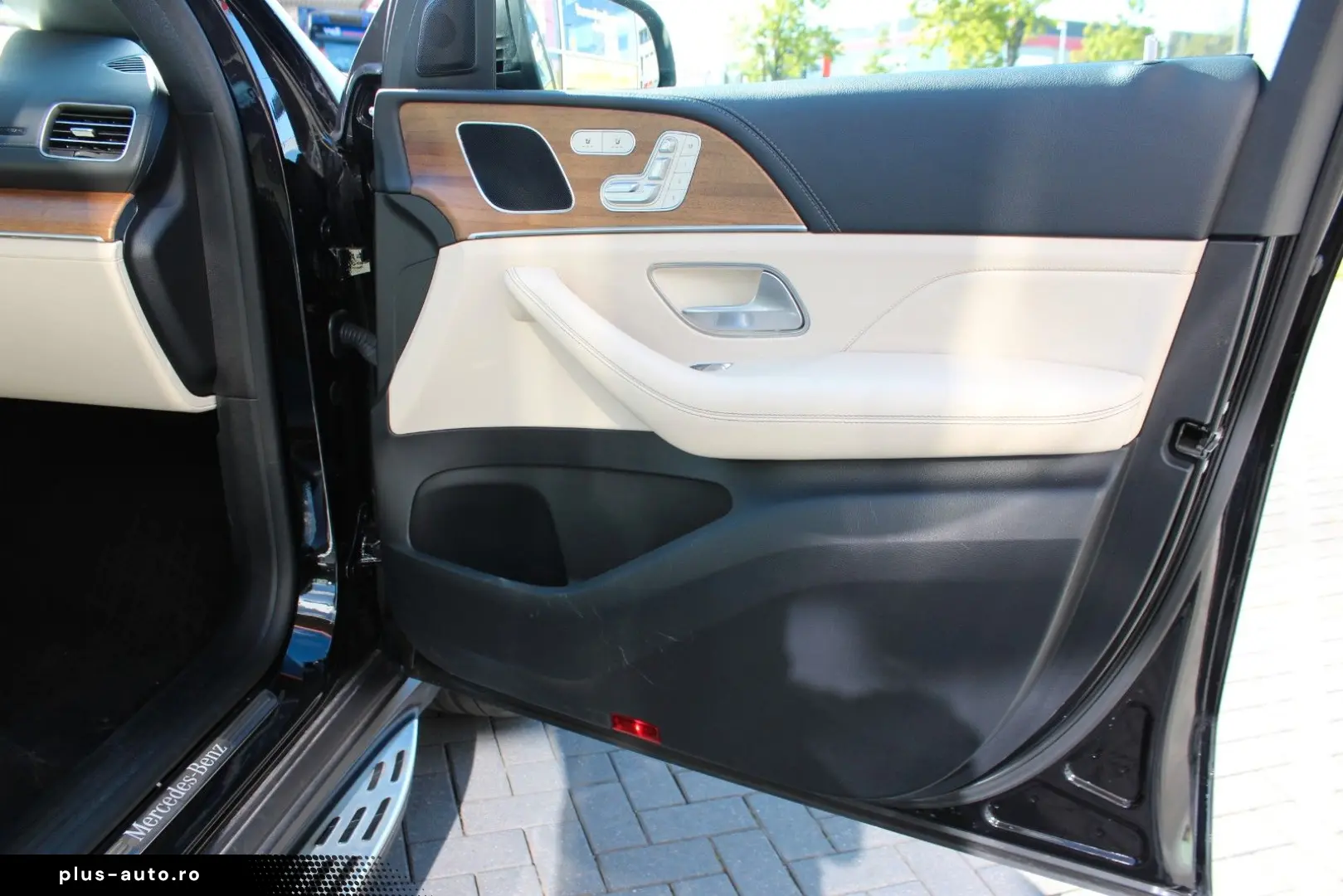 MERCEDES-BENZ GLE 400 d 4-M AMG-Line Pano Distr. LED HuD AHK