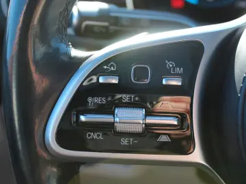 MERCEDES-BENZ GLE 400 d 4-M AMG-Line Pano Distr. LED HuD AHK