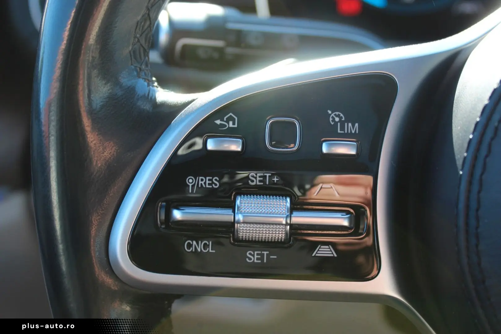 MERCEDES-BENZ GLE 400 d 4-M AMG-Line Pano Distr. LED HuD AHK