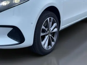 MERCEDES-BENZ V 300 d 4MATIC AVANTGARDE Lang STHZ AU&hellip;