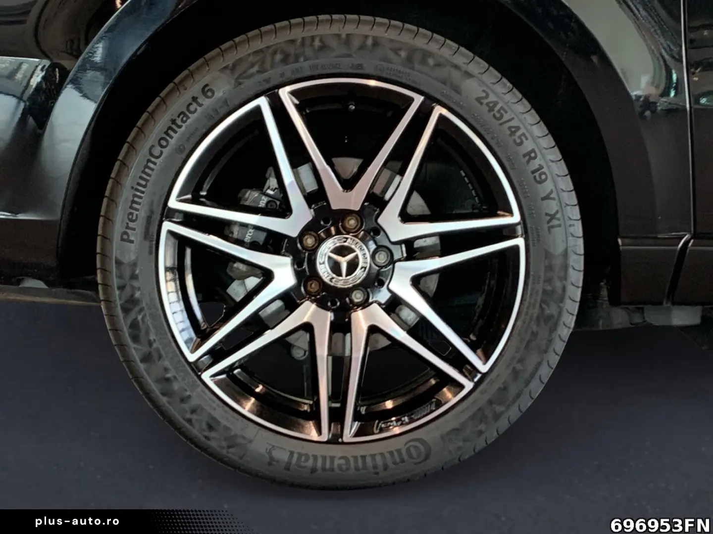 MERCEDES-BENZ V 300 EAV L AMG 4MATIC  AIRMATIC PANO-DACH UVM