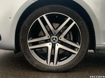 MERCEDES-BENZ V 300 AVG L  AIRMATIC STANDHEIZ PANO-DACH AHK