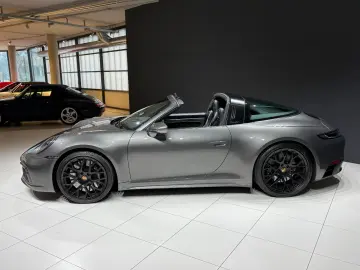 PORSCHE 911 Targa 4 GTS  Carbon  Matrix-LED  HA-Lenkung