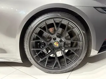 PORSCHE 911 Targa 4 GTS  Carbon  Matrix-LED  HA-Lenkung
