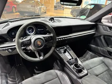 PORSCHE 911 Targa 4 GTS  Carbon  Matrix-LED  HA-Lenkung
