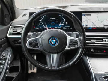 BMW Seria 3 330e Aut. M Sport