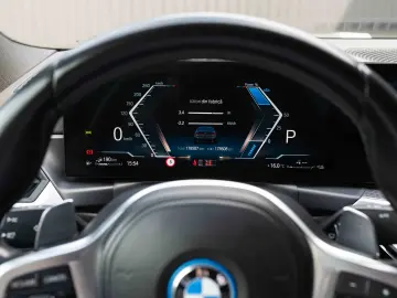 BMW Seria 3 330e Aut. M Sport