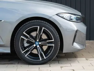 BMW Seria 3 330e Aut. M Sport