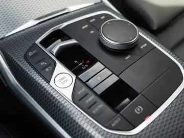 BMW Seria 3 330e Aut. M Sport