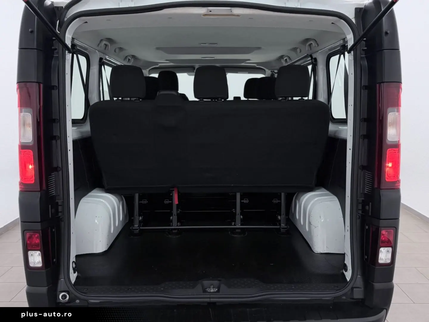 RENAULT Trafic Combi Start   1.HAND   9 SITZER   NAVI