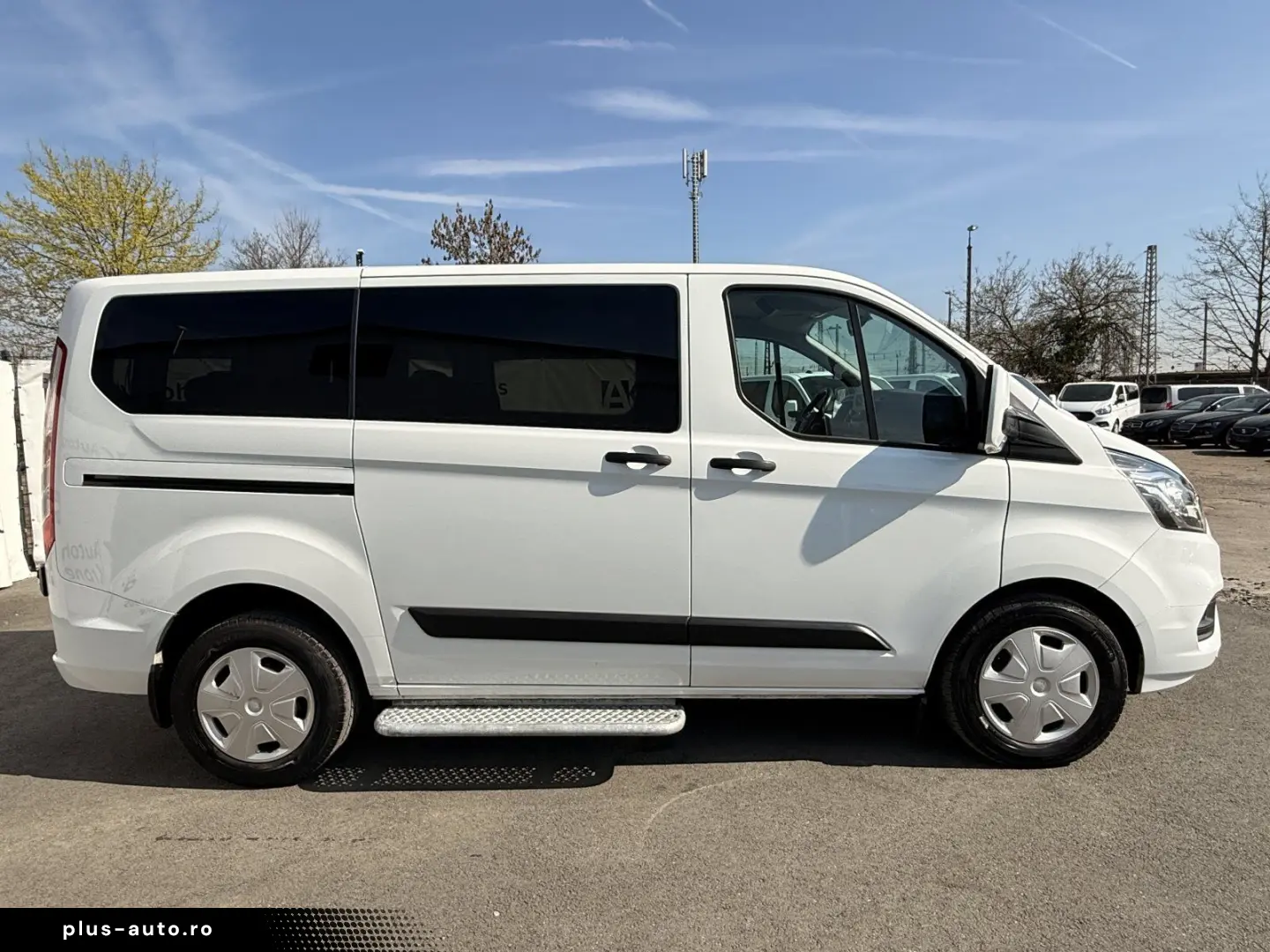 FORD Transit Custom 2.0 TDCi 320 L1  9-SITZER TEMPOMA