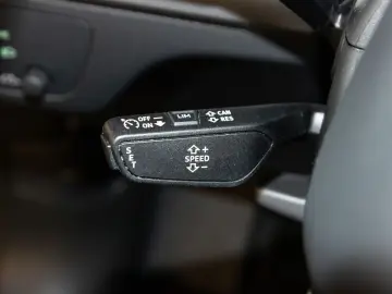 AUDI Q5 50 TFSI e quattro Standklima Navi