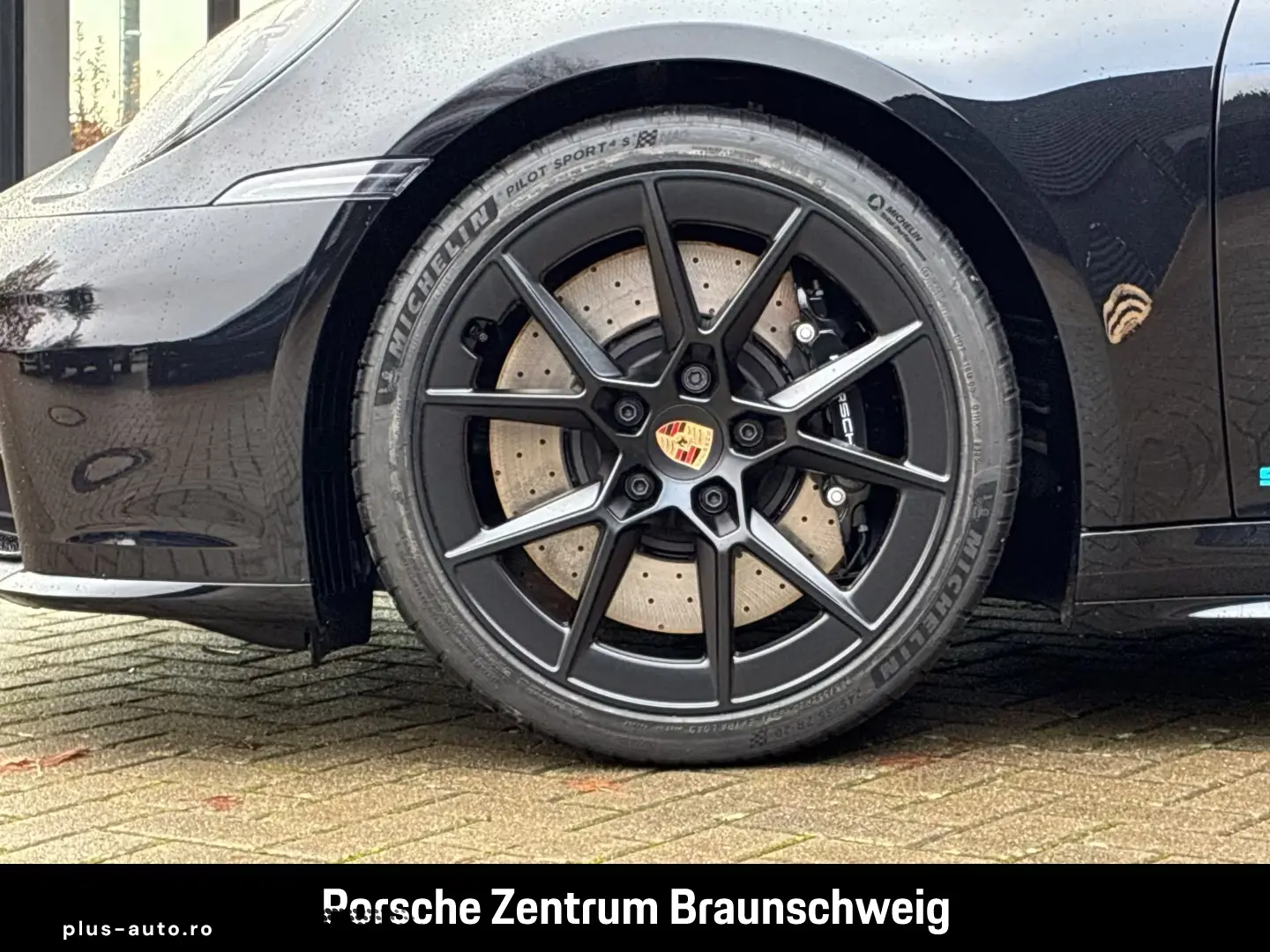 Porsche 992 911 Carrera 4S InnoDrive BOSE