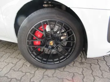 PORSCHE Macan GTS Sport-Chrono Panoramadach Sportsitze