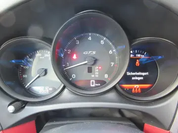 PORSCHE Macan GTS Sport-Chrono Panoramadach Sportsitze