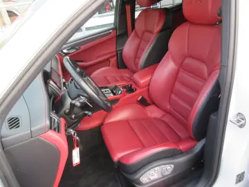 PORSCHE Macan GTS Sport-Chrono Panoramadach Sportsitze