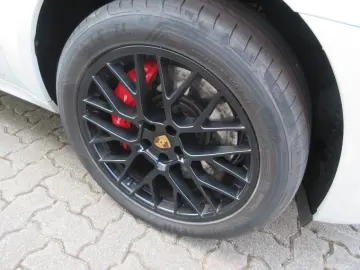 PORSCHE Macan GTS Sport-Chrono Panoramadach Sportsitze