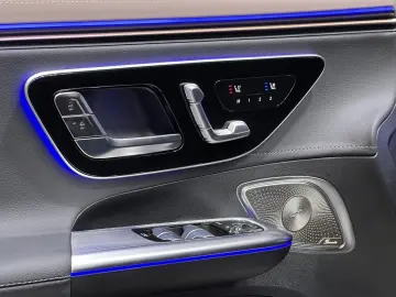 MERCEDES-BENZ EQE 300 E A Premium HuD AIRMATIC 22KW Service