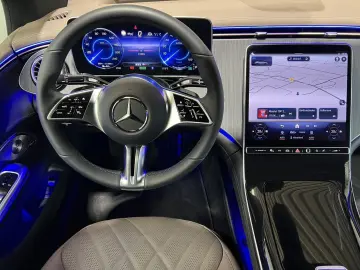 MERCEDES-BENZ EQE 300 E A Premium HuD AIRMATIC 22KW Service