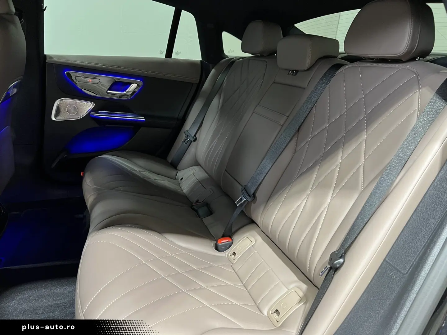 MERCEDES-BENZ EQE 300 E A Premium HuD AIRMATIC 22KW Service