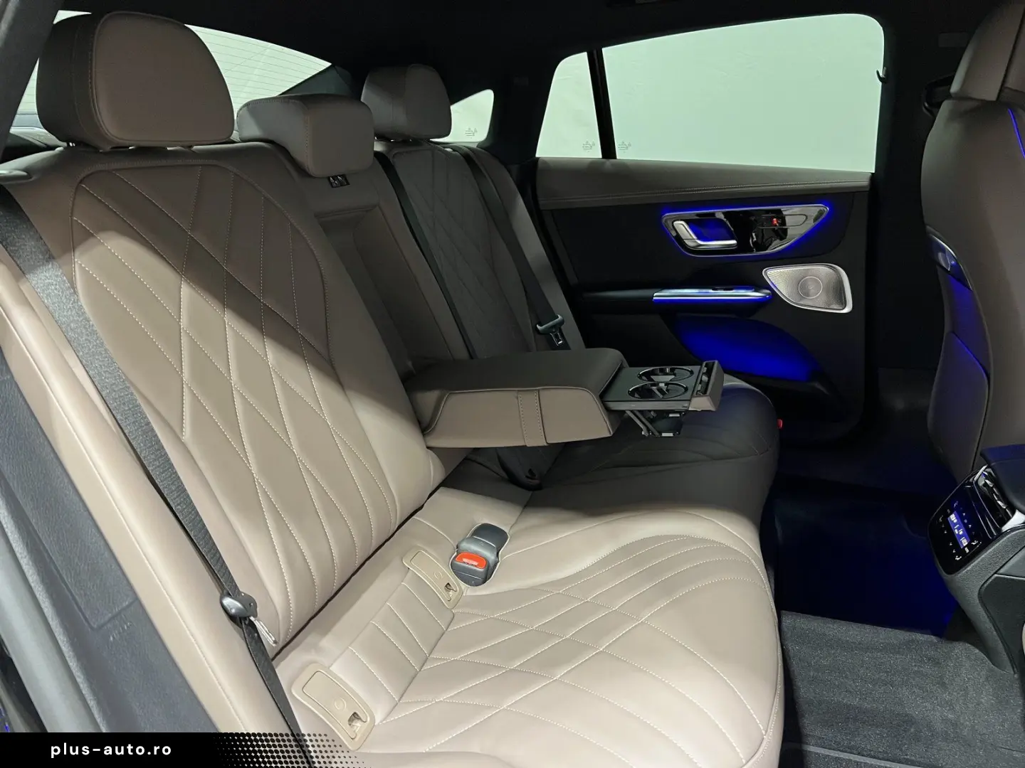 MERCEDES-BENZ EQE 300 E A Premium HuD AIRMATIC 22KW Service