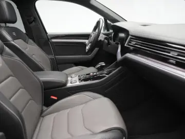 VW Touareg 3.0 V6 TDI 4Motion R-Line Leder ACC Kame