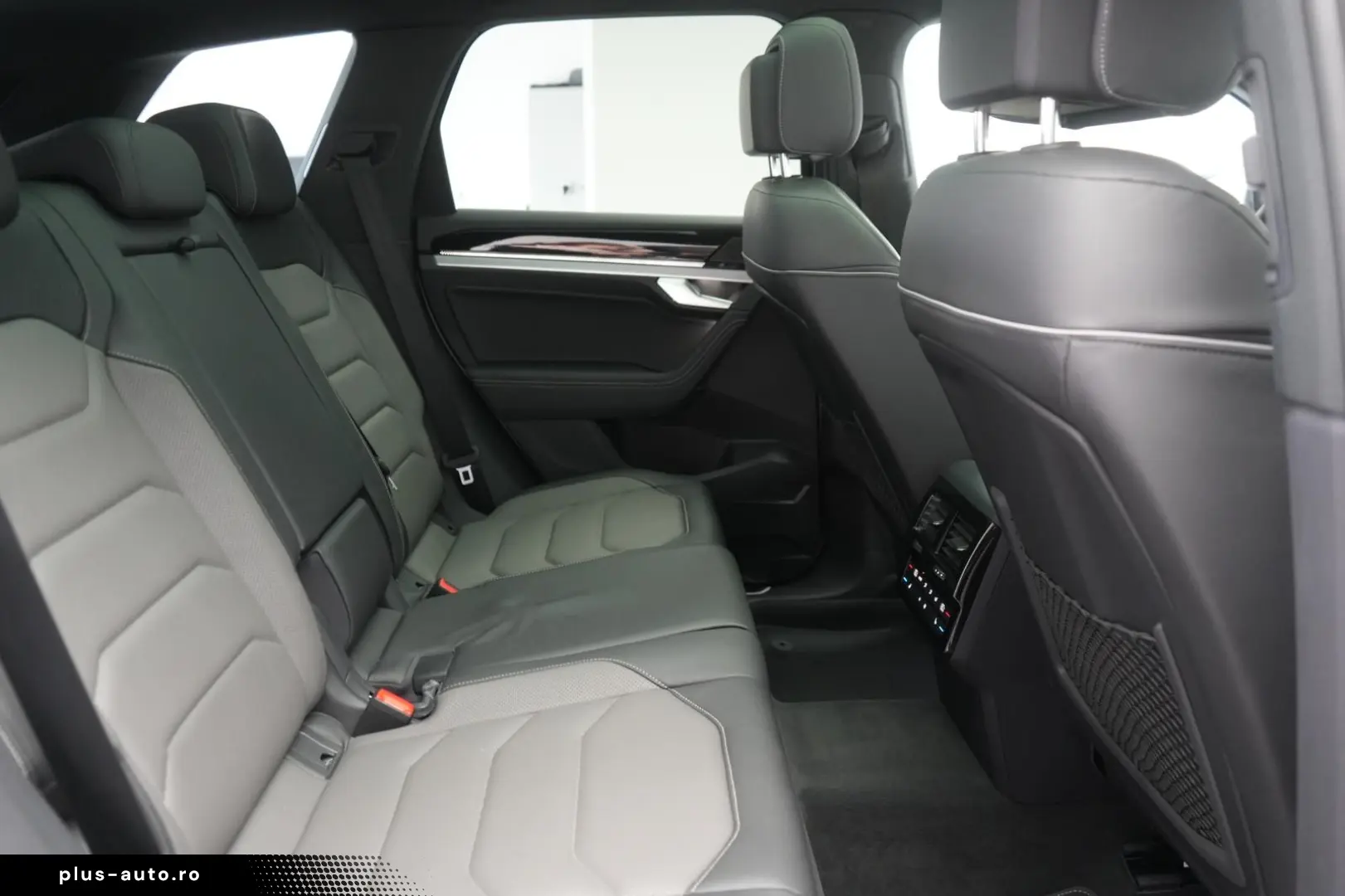 VW Touareg 3.0 V6 TDI 4Motion R-Line Leder ACC Kame