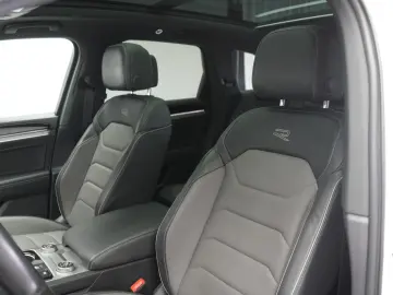 VW Touareg 3.0 V6 TDI 4Motion R-Line Leder ACC Kame
