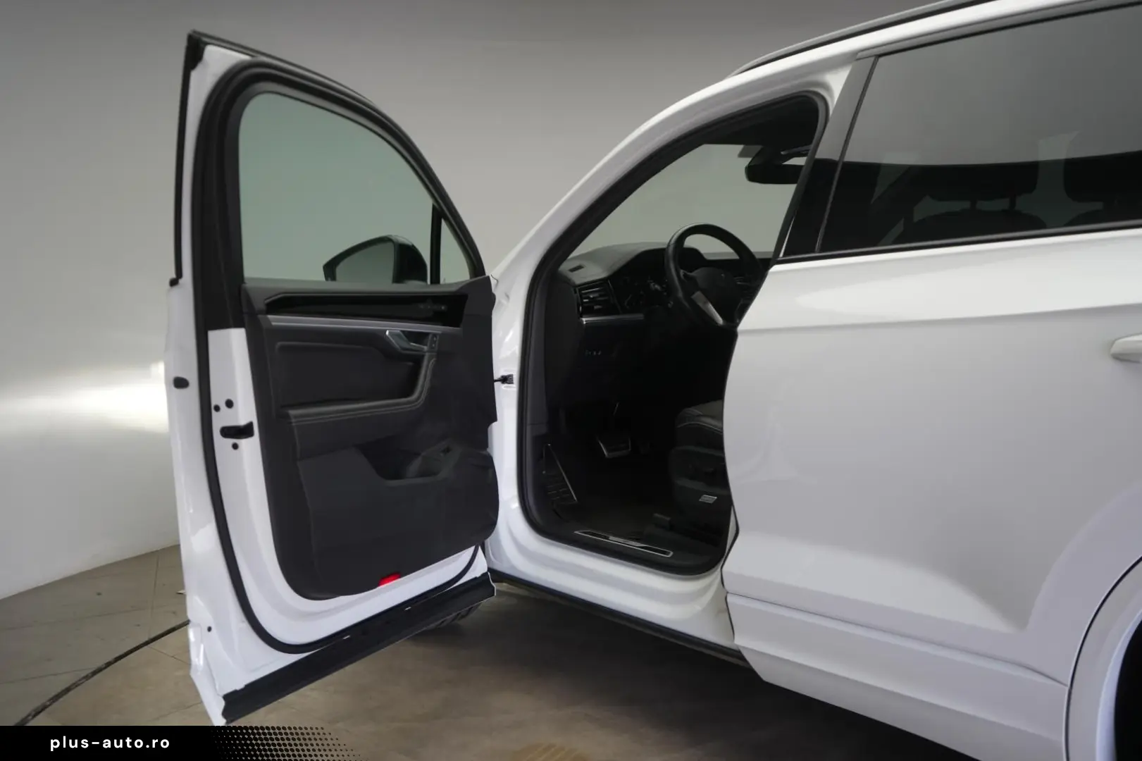 VW Touareg 3.0 V6 TDI 4Motion R-Line Leder ACC Kame