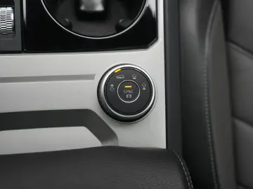 VW Touareg 3.0 V6 TDI 4Motion R-Line Leder ACC Kame