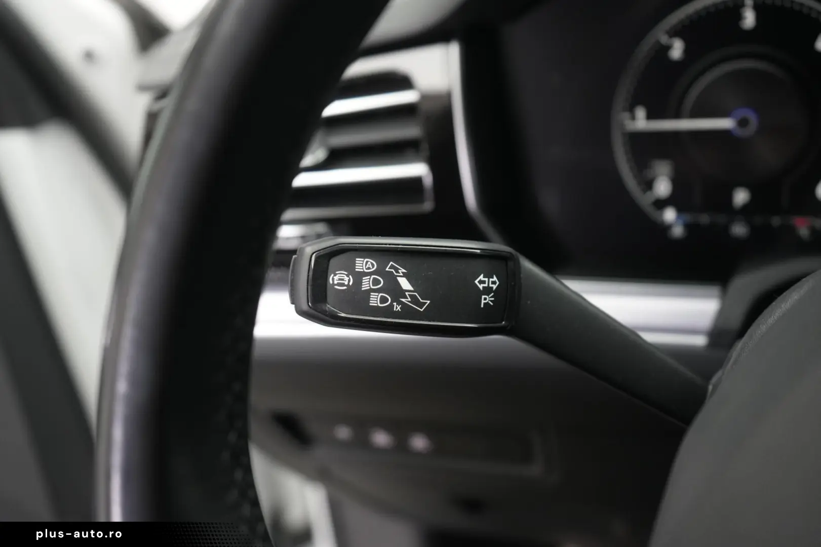 VW Touareg 3.0 V6 TDI 4Motion R-Line Leder ACC Kame
