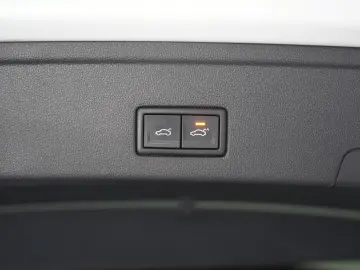 VW Touareg 3.0 V6 TDI 4Motion R-Line Leder ACC Kame
