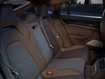 PORSCHE Panamera 4 E-HYBR SPORTDESIGN SPORTUITL HDMATR A