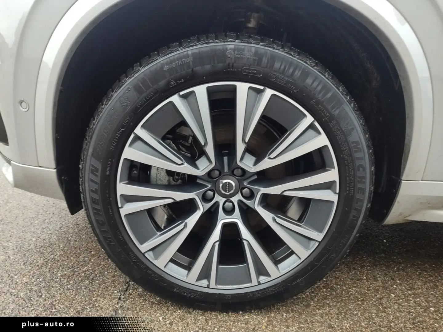 VOLVO XC 90 T8 AWD Ultra Dark 7-SITZER NAVI 360 R-KAM.