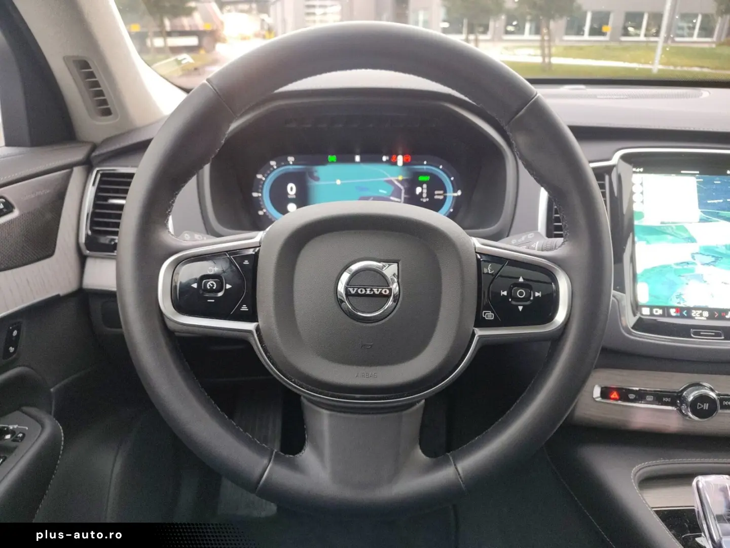 VOLVO XC 90 T8 AWD Ultra Dark 7-SITZER NAVI 360 R-KAM.