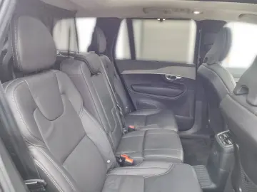 VOLVO XC 90 T8 AWD Ultra Dark 7-SITZER NAVI 360 R-KAM.