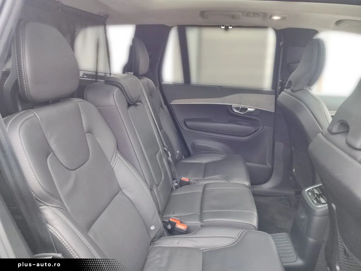 VOLVO XC 90 T8 AWD Ultra Dark 7-SITZER NAVI 360 R-KAM.