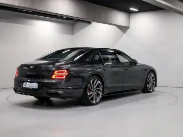 BENTLEY Flying Spur Hybrid