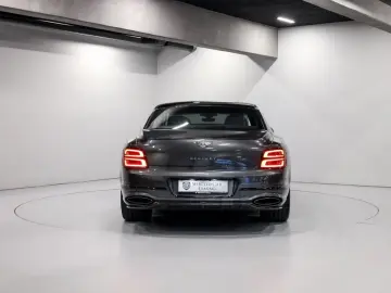 BENTLEY Flying Spur Hybrid