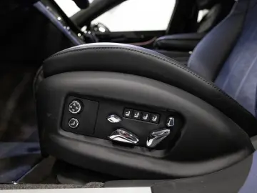 BENTLEY Flying Spur Hybrid