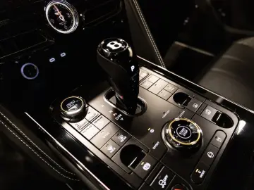 BENTLEY Flying Spur Hybrid