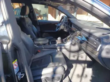 AUDI SQ8 4.0 TFSI quattro LEDER PANO MATRIX