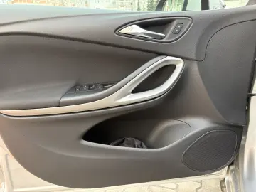 140CP! Astra K Facelift NAV9” CarPlay LED Xenon CarVertical