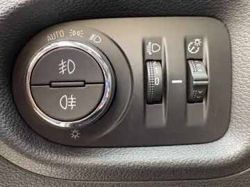 140CP! Astra K Facelift NAV9” CarPlay LED Xenon CarVertical