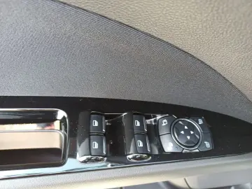 Ford MONDEO 2.0 HEV Titanium Hybrid 187 CP Automată