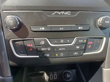 Ford MONDEO 2.0 HEV Titanium Hybrid 187 CP Automată
