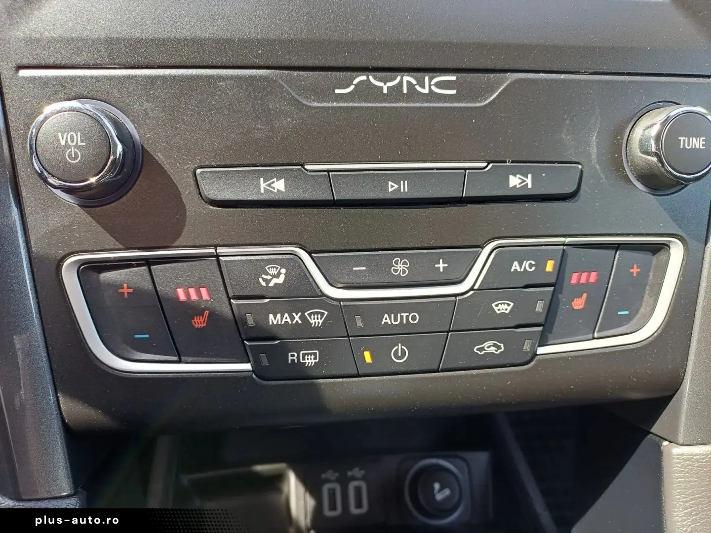 Ford MONDEO 2.0 HEV Titanium Hybrid 187 CP Automată