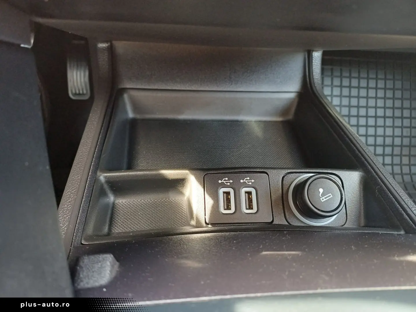 Ford MONDEO 2.0 HEV Titanium Hybrid 187 CP Automată